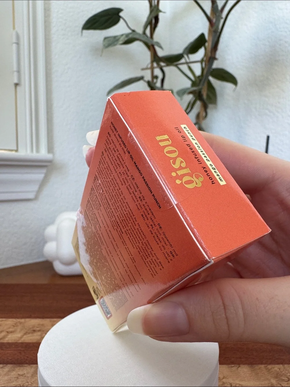 Gisou Honey-Infused Lip Oil — mango passion punch Nourishing Gloss
